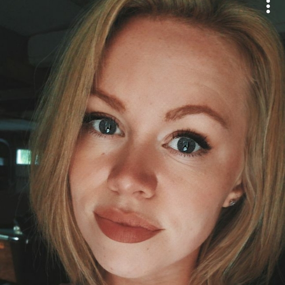 Meet your Posher, Teana - Picture 2 of 2